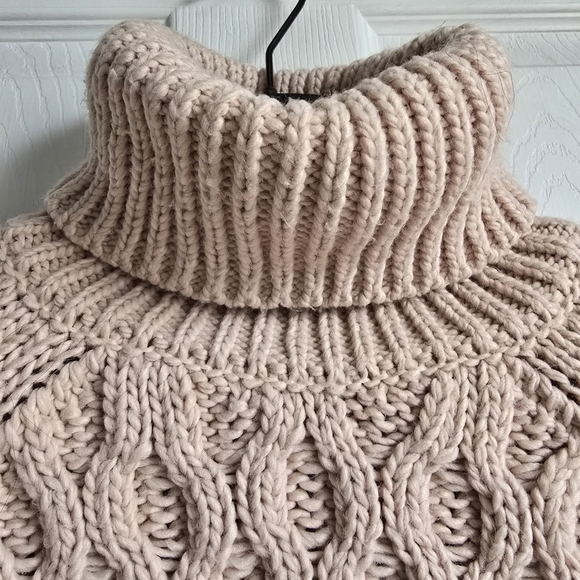 Dusty Rose Cabel Knit Sweater - Picture 2 of 8